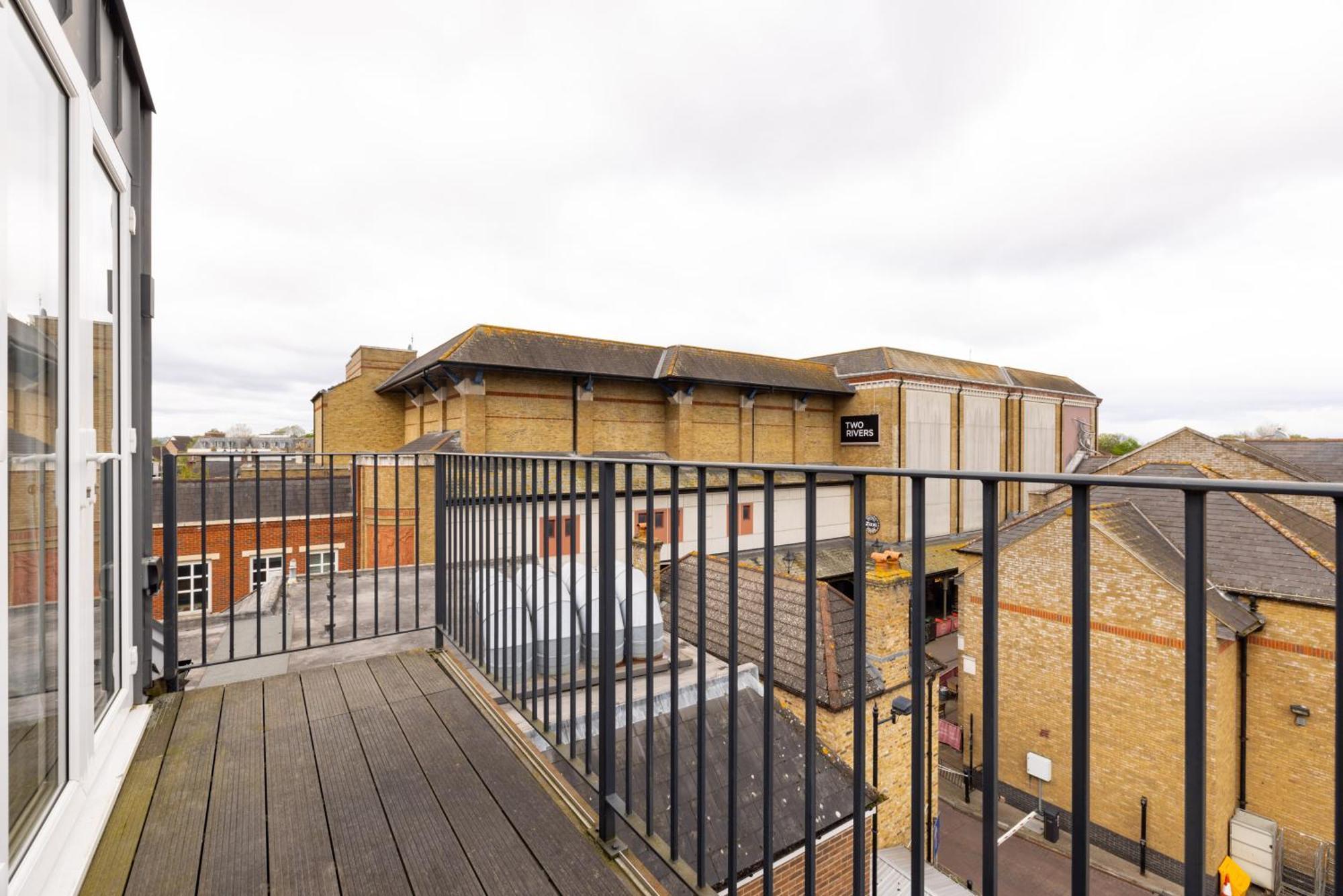 Charles Hope Staines Centre Apartment Exterior foto